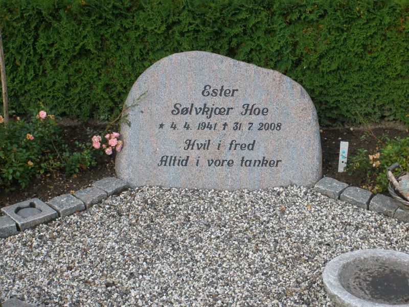 Ester Soelvkjaer Hoe.JPG